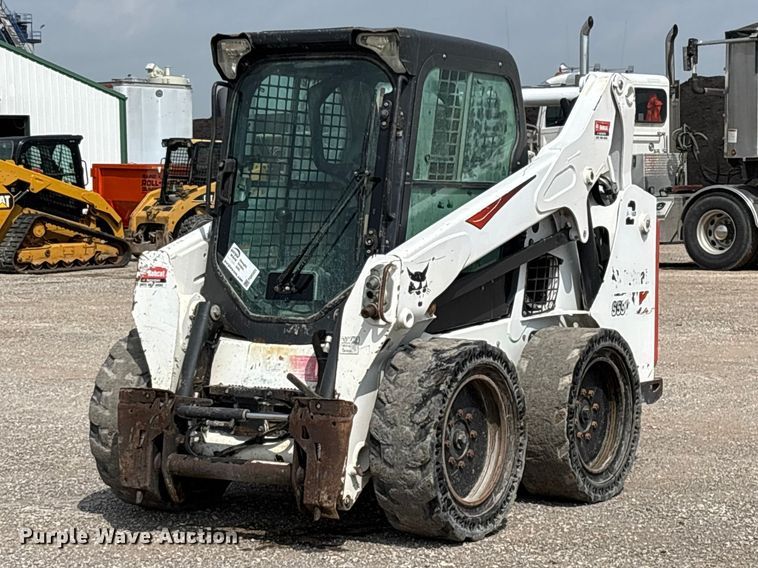 image for item FG0323 2018 Bobcat S590 skid steer loader