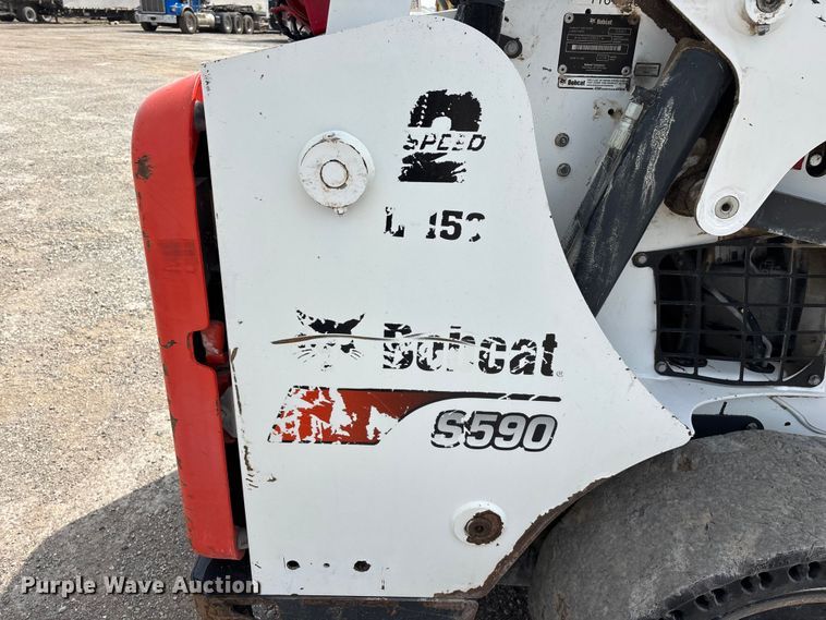 image for item FG0323 2018 Bobcat S590 skid steer loader