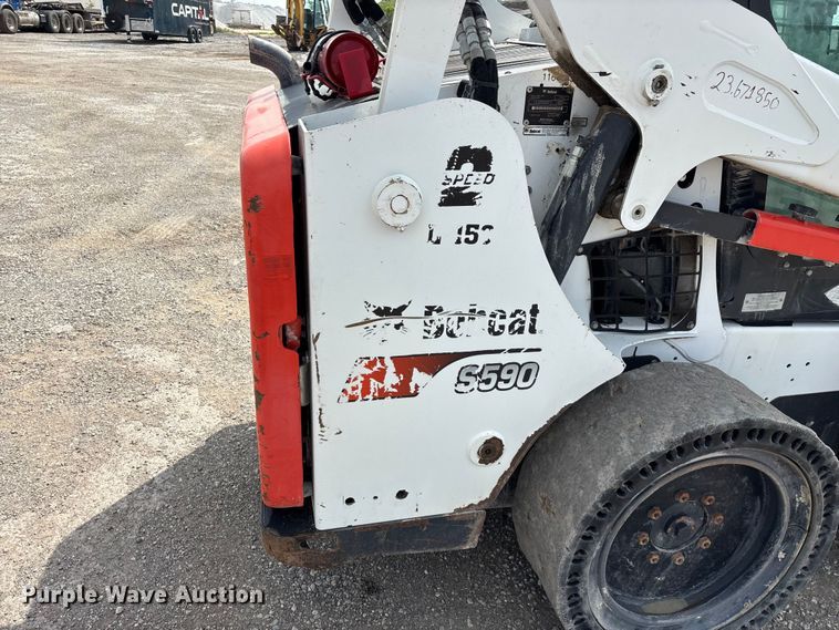 image for item FG0323 2018 Bobcat S590 skid steer loader