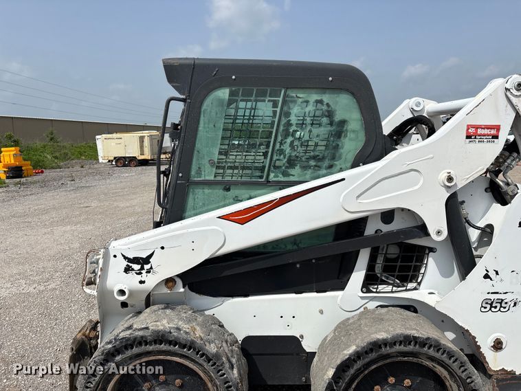 image for item FG0323 2018 Bobcat S590 skid steer loader