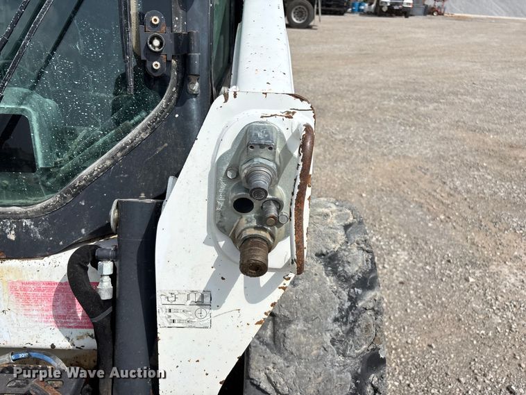 image for item FG0323 2018 Bobcat S590 skid steer loader