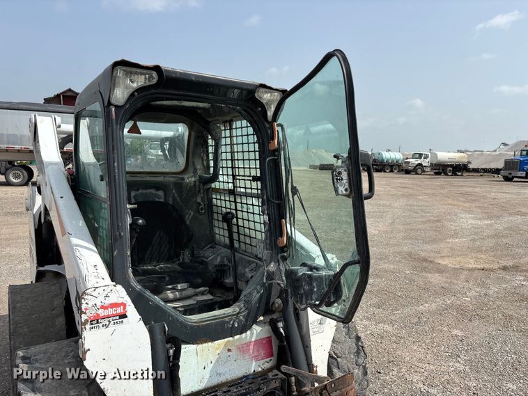 image for item FG0323 2018 Bobcat S590 skid steer loader