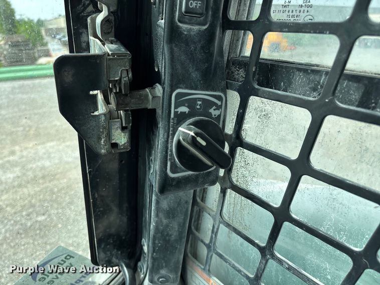image for item FG0323 2018 Bobcat S590 skid steer loader