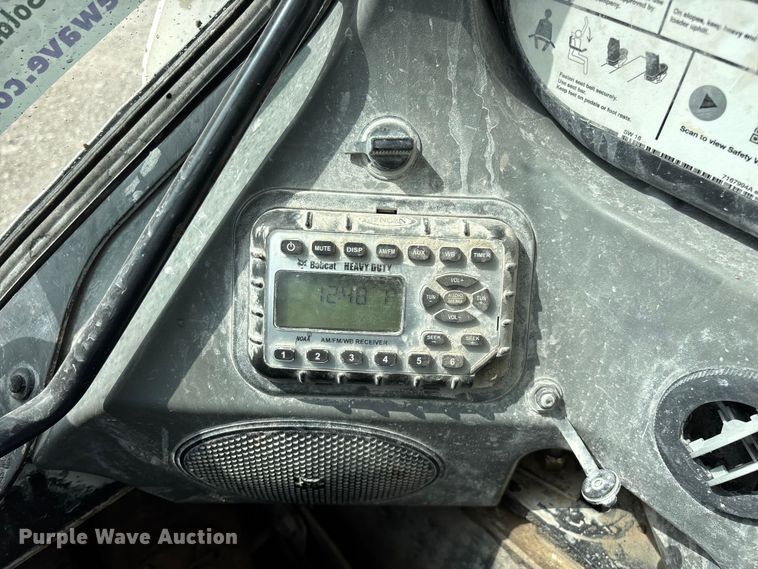 image for item FG0323 2018 Bobcat S590 skid steer loader