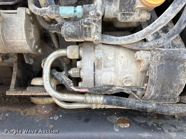 image for item FG0323 2018 Bobcat S590 skid steer loader