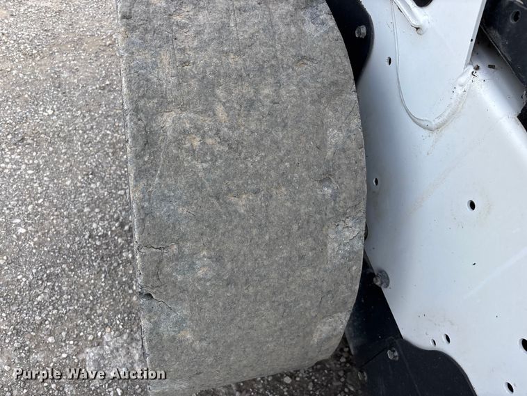 image for item FG0323 2018 Bobcat S590 skid steer loader