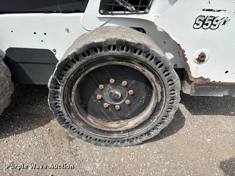 image for item FG0323 2018 Bobcat S590 skid steer loader