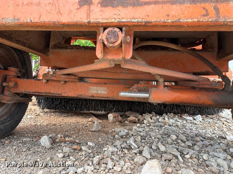 image for item FG0324 2015 Broce Broom KR350 broom