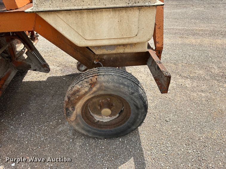 image for item FG0325 1993 Broce Broom RC300 broom