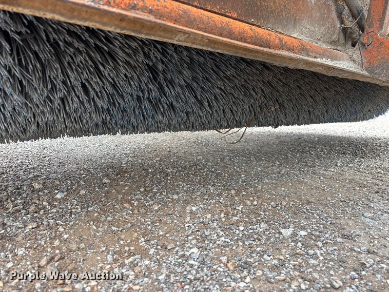 image for item FG0325 1993 Broce Broom RC300 broom