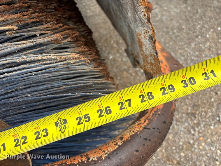 image for item FG0325 1993 Broce Broom RC300 broom