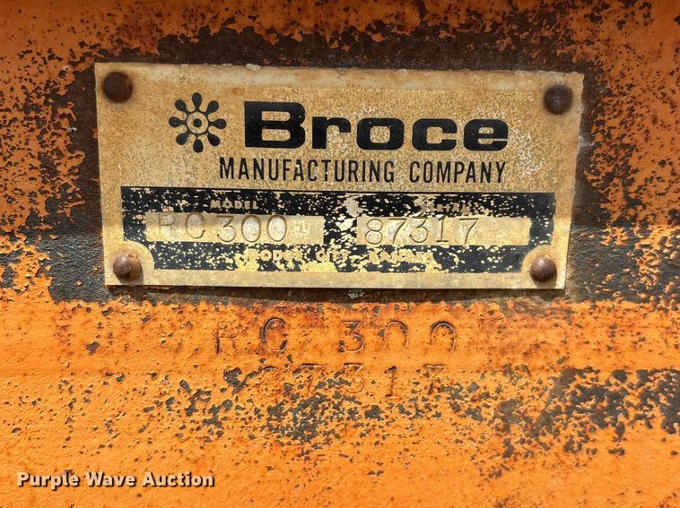 image for item FG0325 1993 Broce Broom RC300 broom