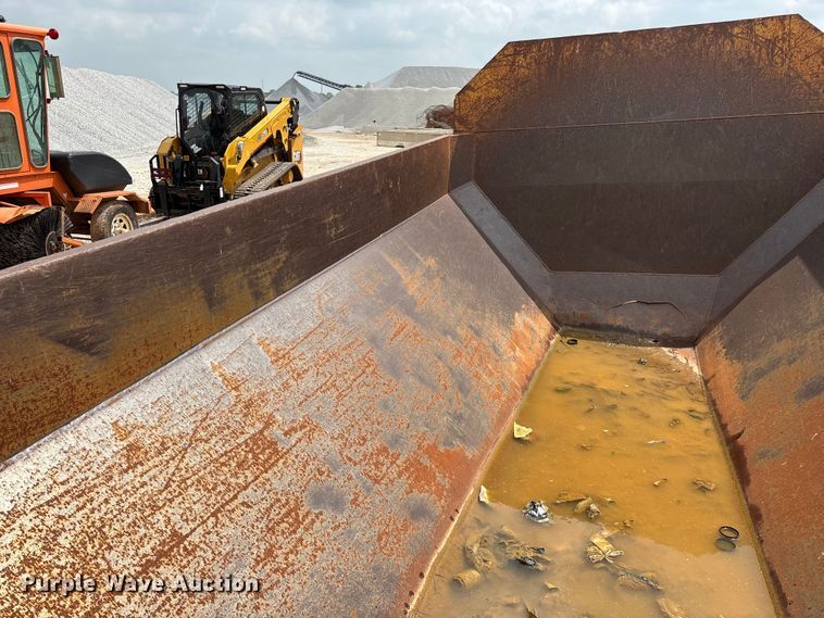 image for item FG0326 Komatsu HM300 haul truck bed