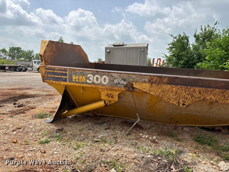 image for item FG0326 Komatsu HM300 haul truck bed