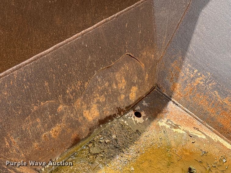 image for item FG0326 Komatsu HM300 haul truck bed