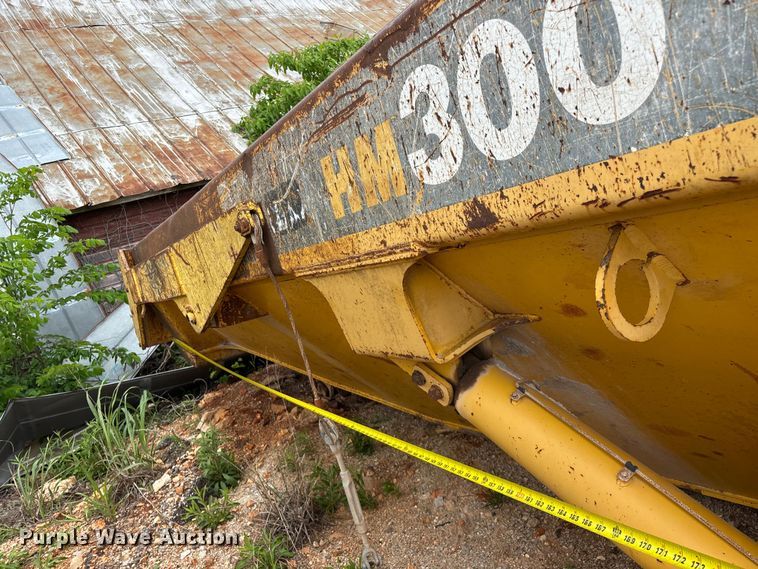 image for item FG0326 Komatsu HM300 haul truck bed