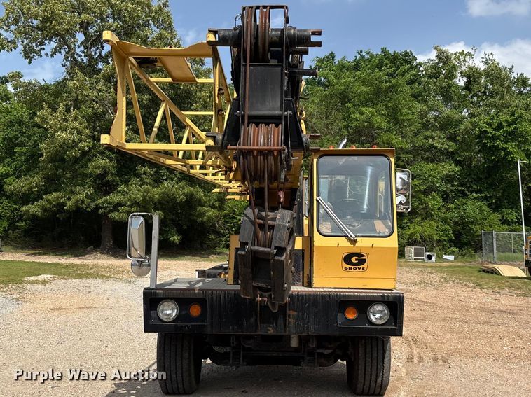 image for item FG0327 Grove 6425G crane truck