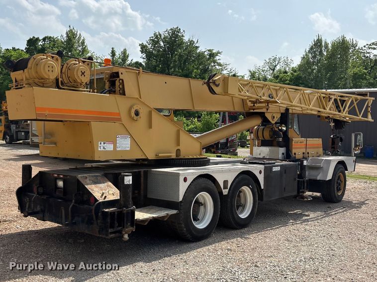 image for item FG0327 Grove 6425G crane truck