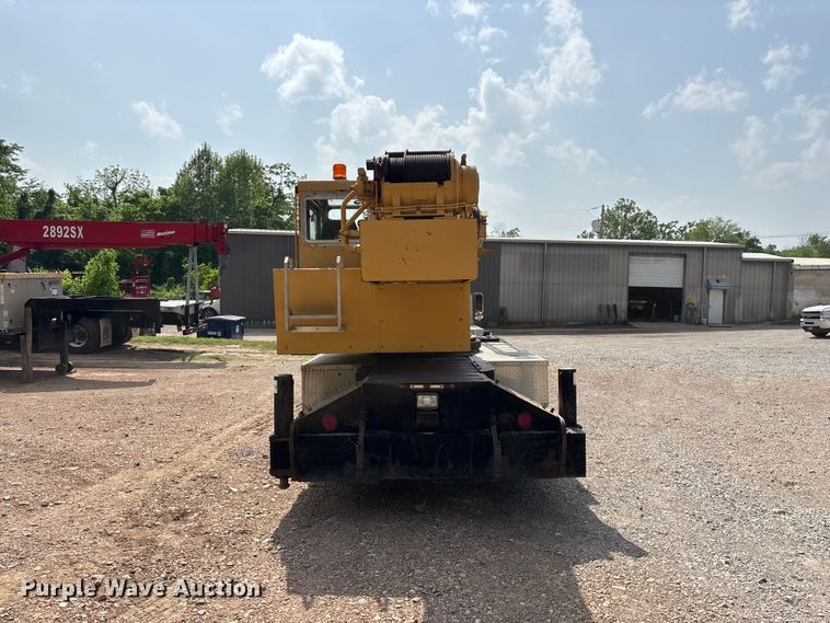 image for item FG0327 Grove 6425G crane truck