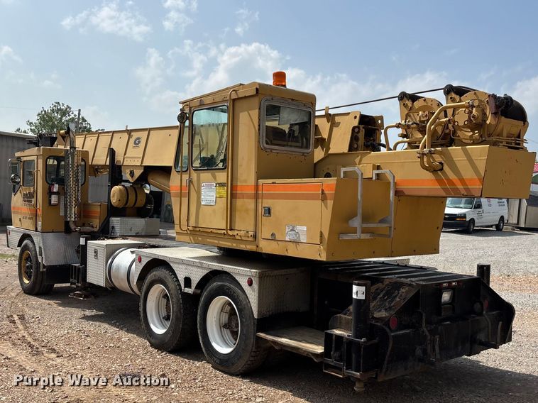 image for item FG0327 Grove 6425G crane truck