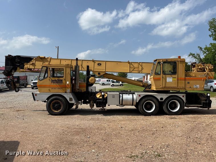 image for item FG0327 Grove 6425G crane truck