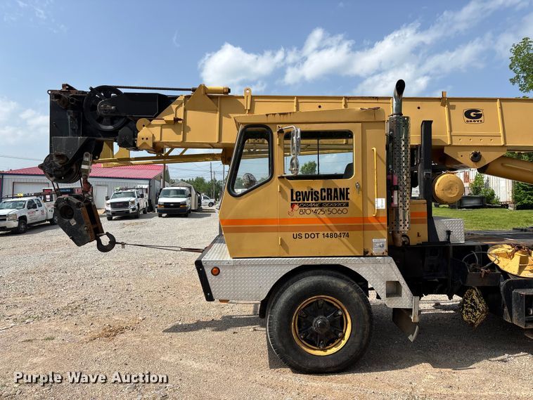 image for item FG0327 Grove 6425G crane truck