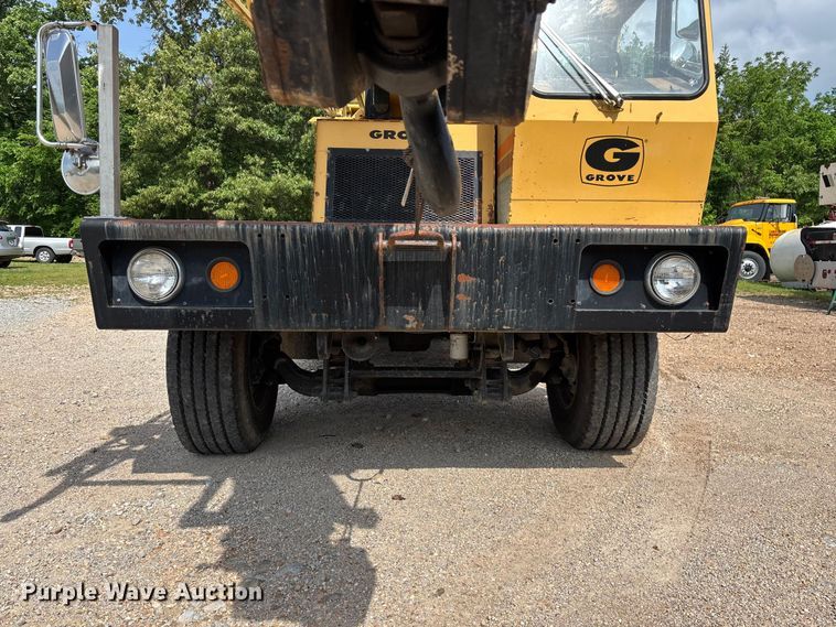 image for item FG0327 Grove 6425G crane truck