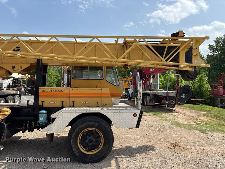image for item FG0327 Grove 6425G crane truck