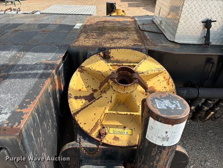 image for item FG0327 Grove 6425G crane truck