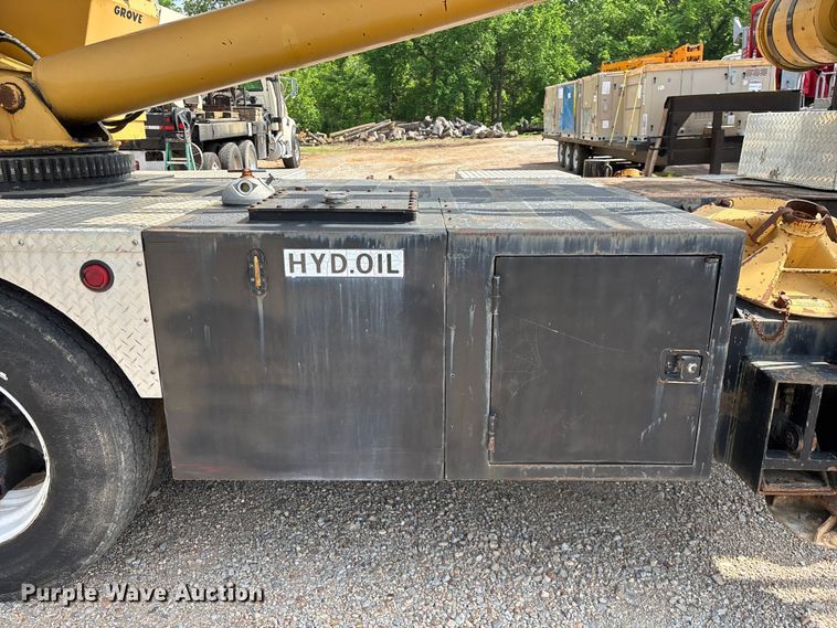 image for item FG0327 Grove 6425G crane truck