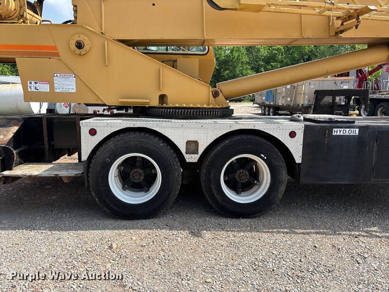 image for item FG0327 Grove 6425G crane truck