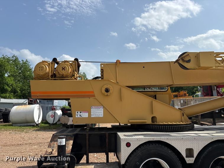 image for item FG0327 Grove 6425G crane truck