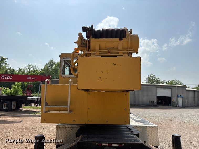 image for item FG0327 Grove 6425G crane truck