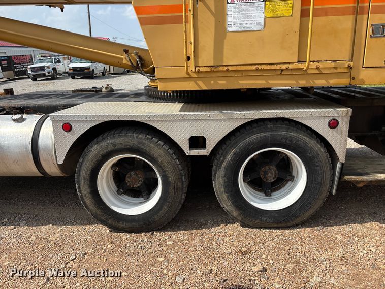 image for item FG0327 Grove 6425G crane truck