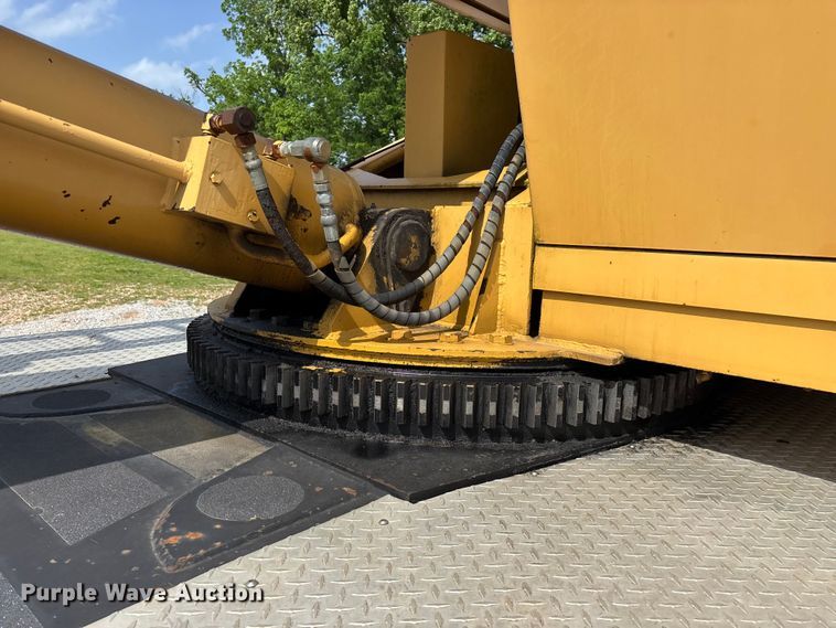 image for item FG0327 Grove 6425G crane truck