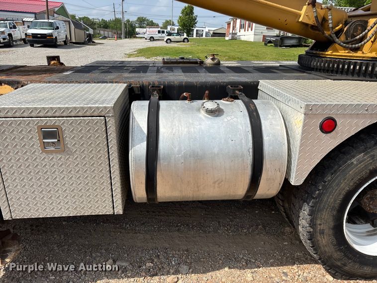 image for item FG0327 Grove 6425G crane truck