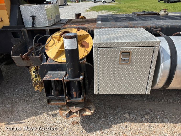 image for item FG0327 Grove 6425G crane truck