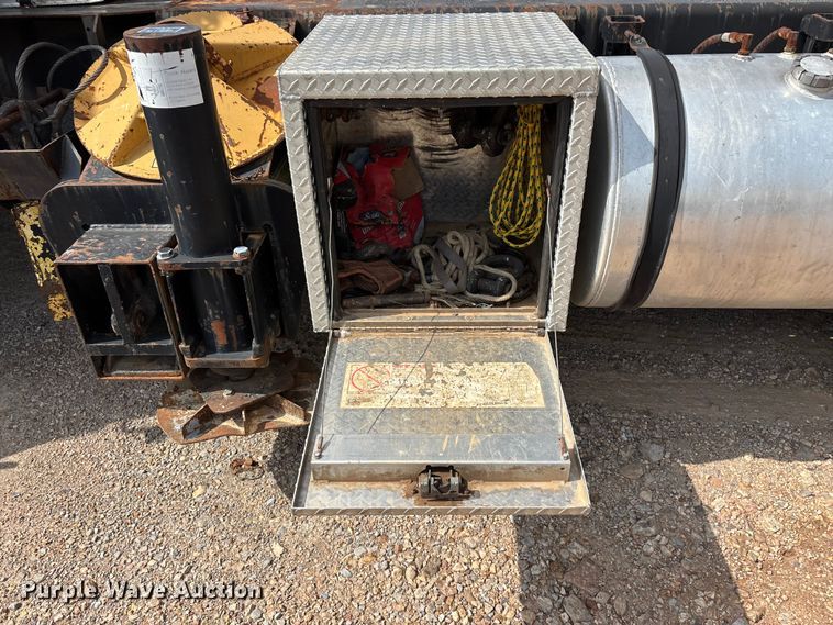 image for item FG0327 Grove 6425G crane truck