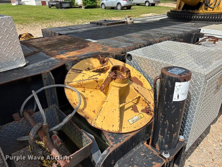 image for item FG0327 Grove 6425G crane truck