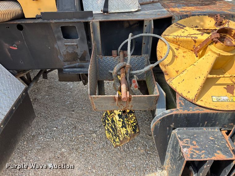 image for item FG0327 Grove 6425G crane truck