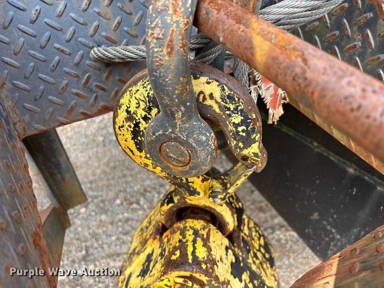 image for item FG0327 Grove 6425G crane truck
