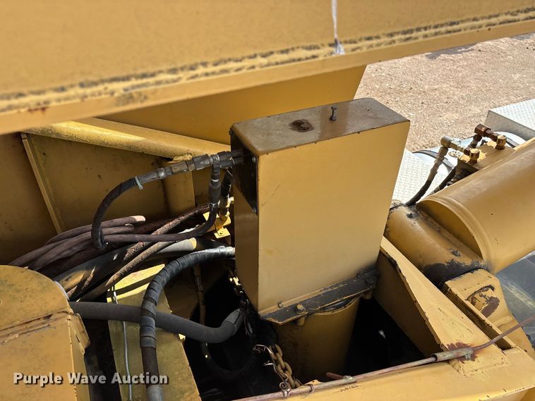 image for item FG0327 Grove 6425G crane truck