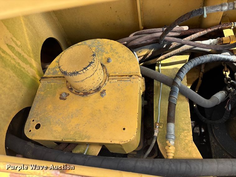 image for item FG0327 Grove 6425G crane truck