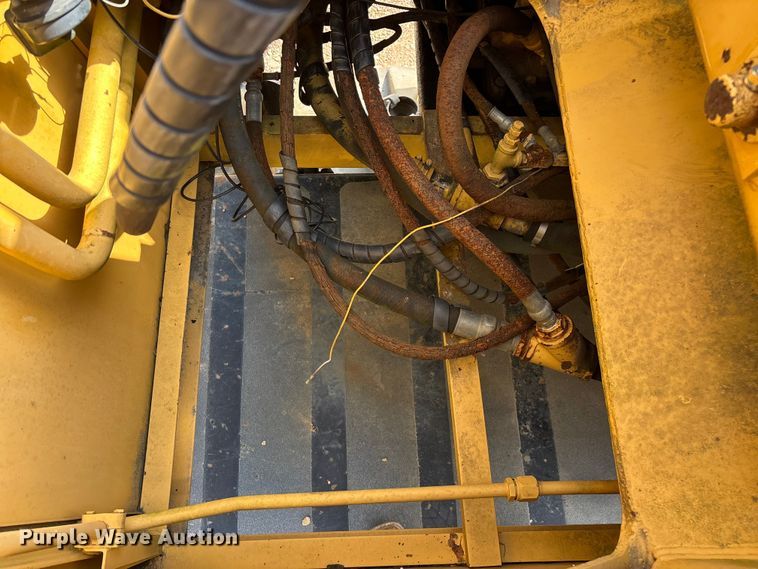 image for item FG0327 Grove 6425G crane truck