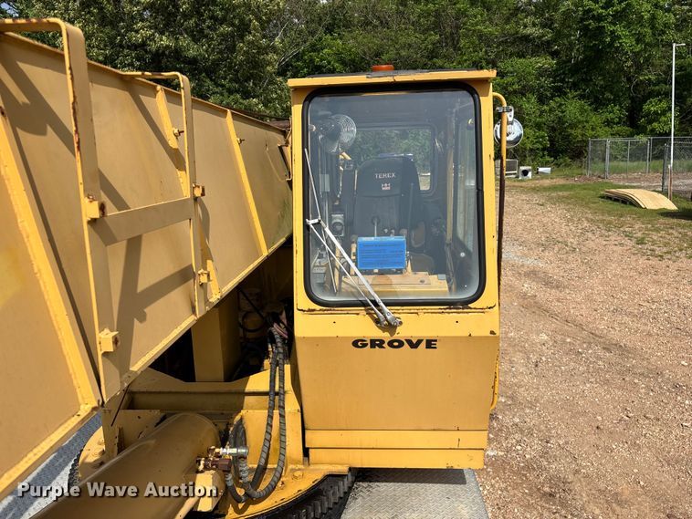 image for item FG0327 Grove 6425G crane truck