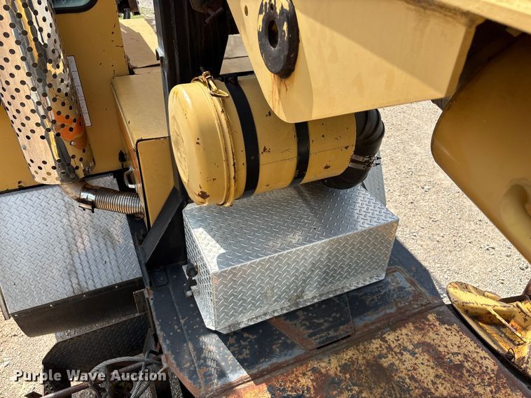 image for item FG0327 Grove 6425G crane truck
