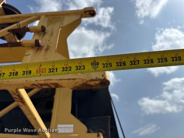image for item FG0327 Grove 6425G crane truck