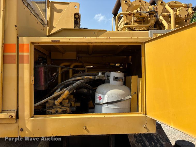 image for item FG0327 Grove 6425G crane truck