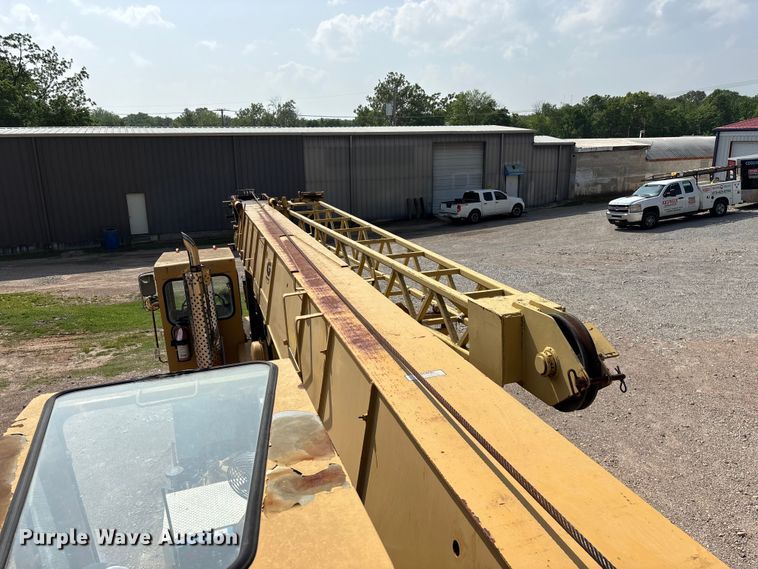 image for item FG0327 Grove 6425G crane truck