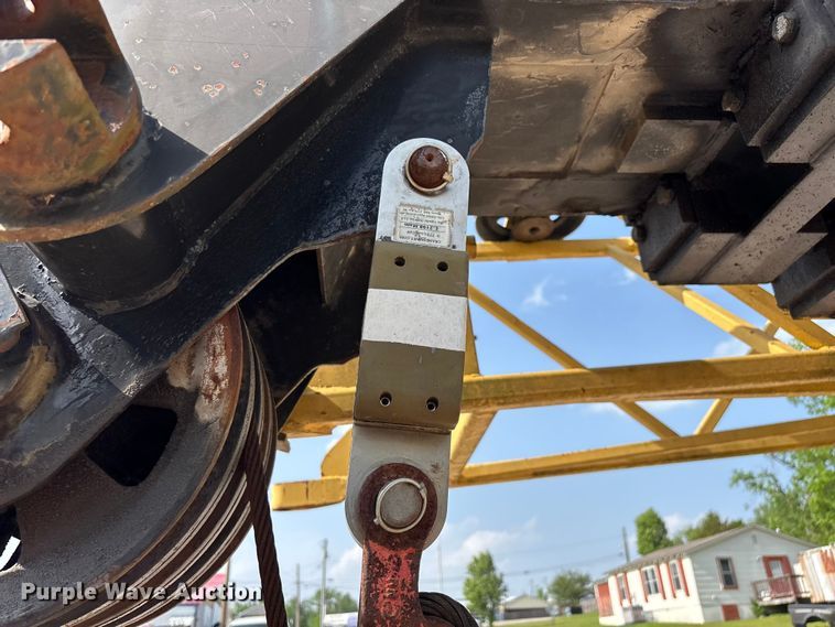 image for item FG0327 Grove 6425G crane truck